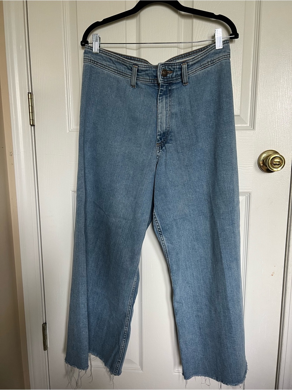 Women’s Wide Legged ZARA Light Wash Jean Size 12